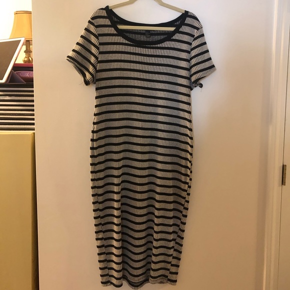 Forever 21 Dresses & Skirts - Forever21 Black and Grey Striped Bodycon Dress